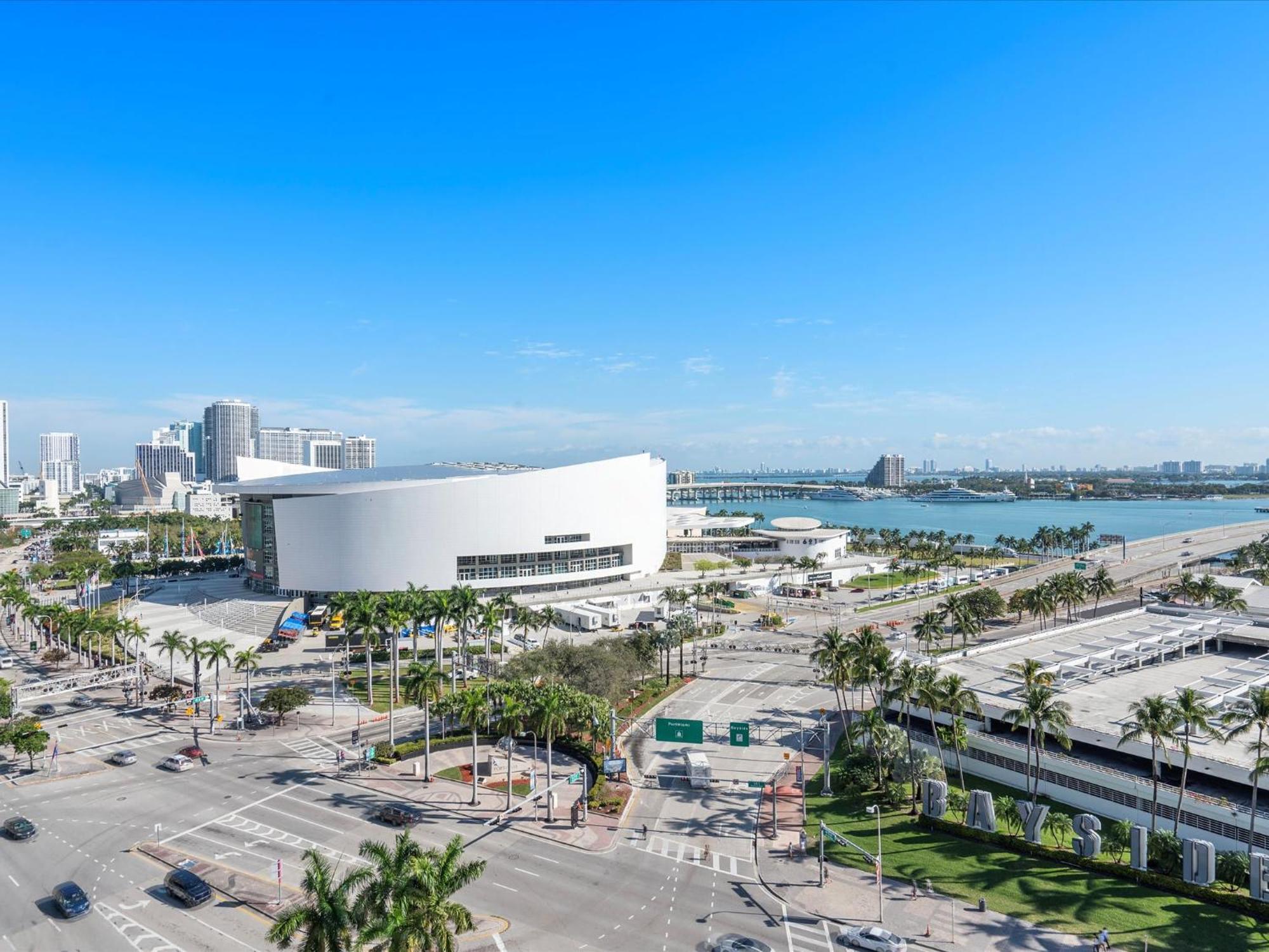 Mvr - Ocean Front Location * Miami